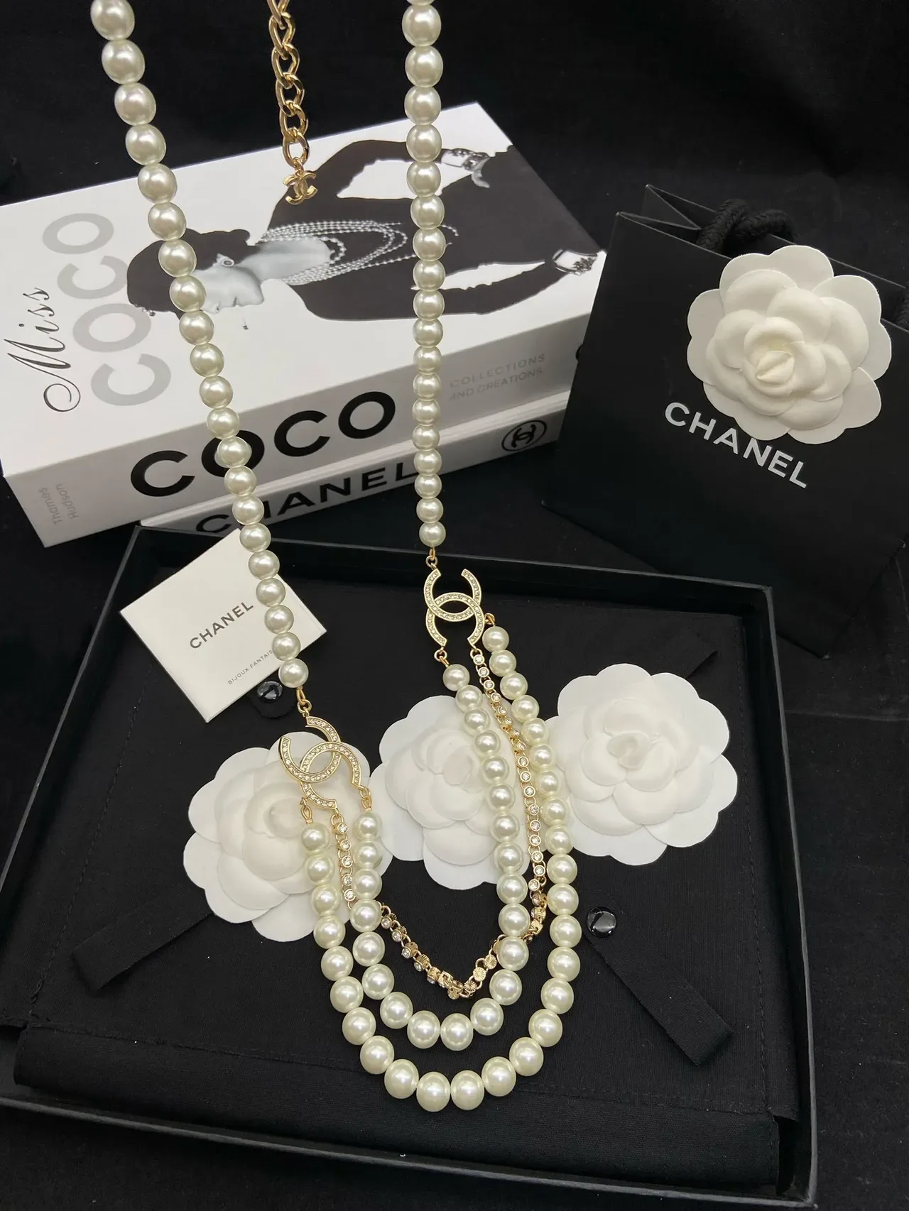Collier Chanel Perles Beige Or Chaîne CC Logo 5