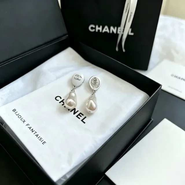 Chanel مجوهرات فانتازية Baroque أقراط لؤلؤ قطرة 5