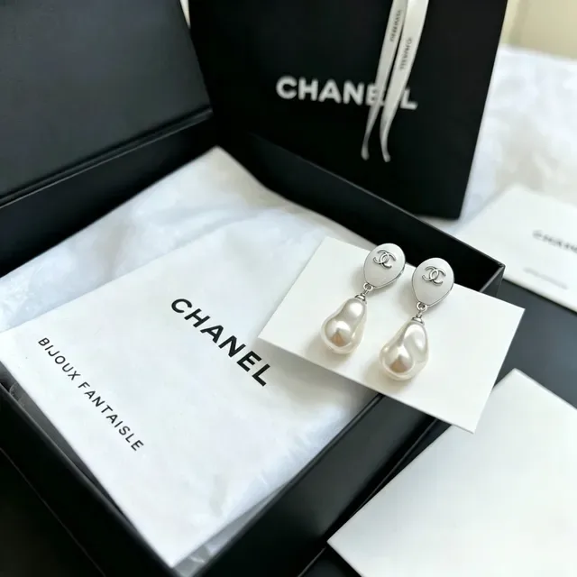 Chanel مجوهرات فانتازية Baroque أقراط لؤلؤ قطرة 10