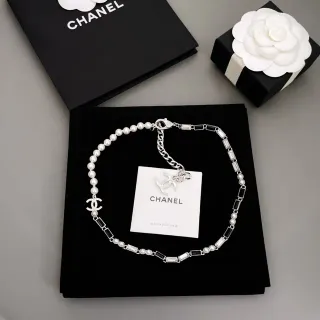 Chanel Bijoux Fantaisie मोती और काली इनेमेल लिंक ब्रेसलेट