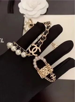 Colar Chanel Preto Dourado Corrente de Pérolas 4