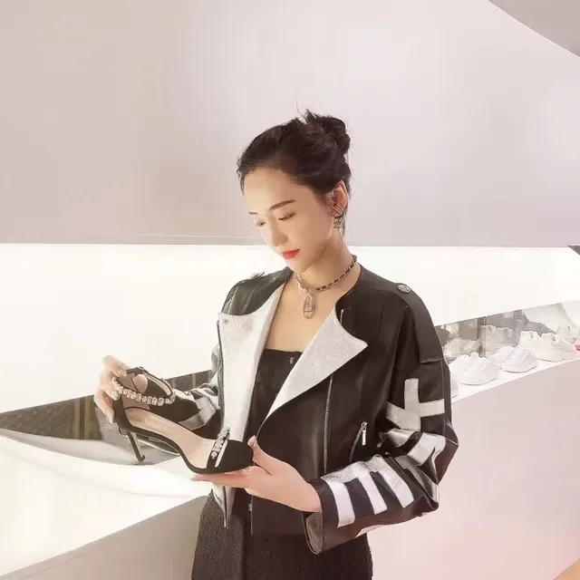 Colar Chanel Preto Dourado Corrente de Pérolas 8