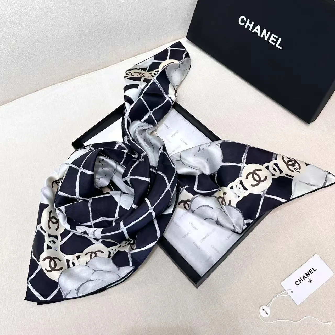 Chanel Black White Herringbone Tweed Leather Trim Blazer 5