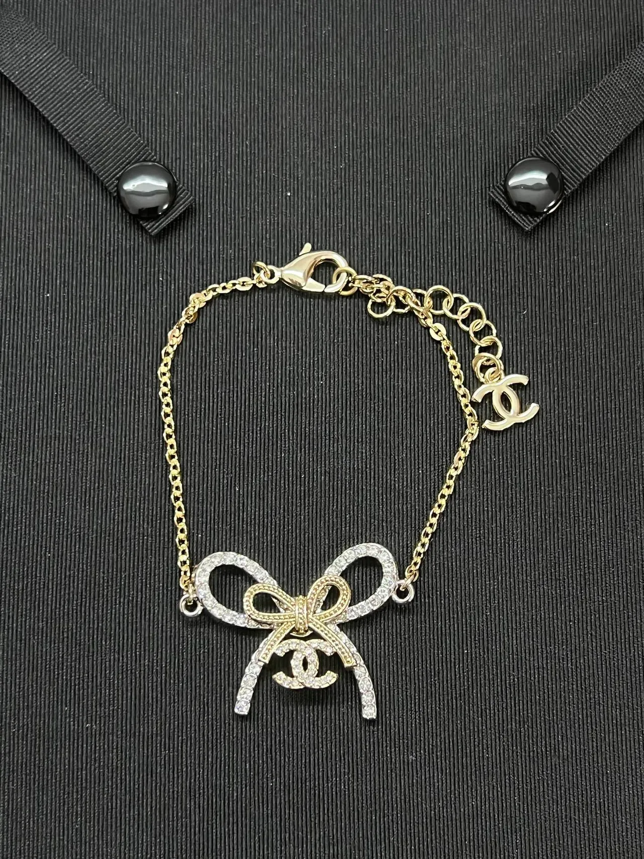 Chanel Laço Pingente de Cristal Pulseira de Corrente Dourada 6