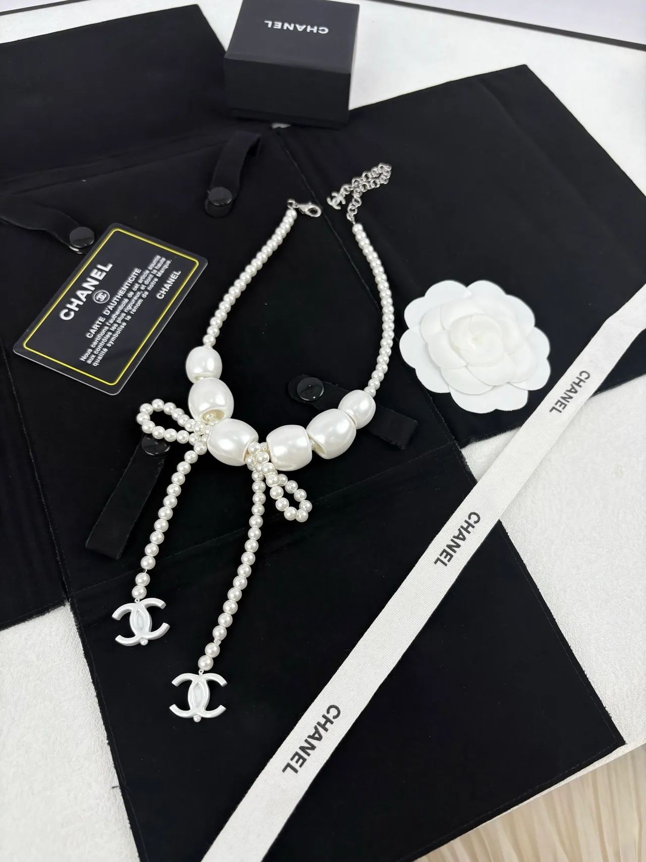 Chanel Camellia Bow Pearl Necklace 4