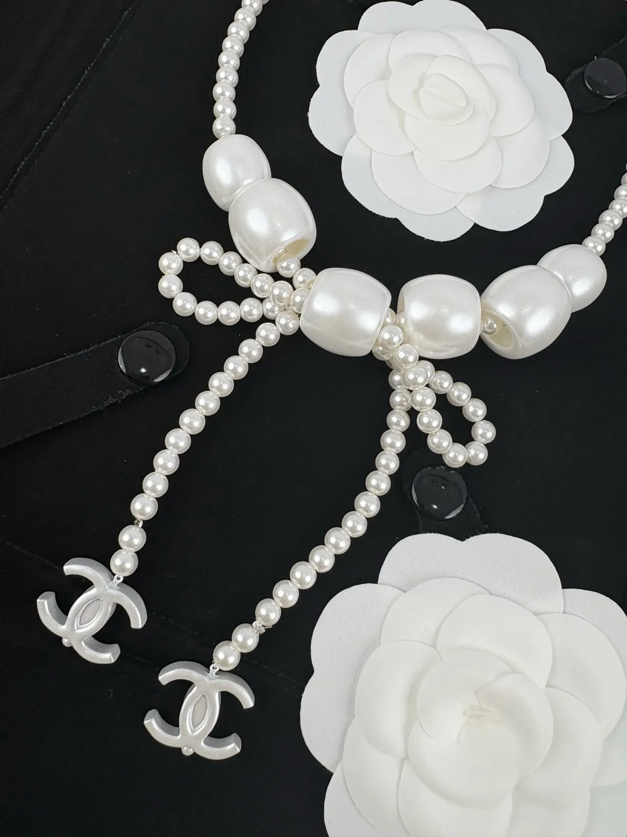 Chanel Camellia Bow Pearl Necklace 5