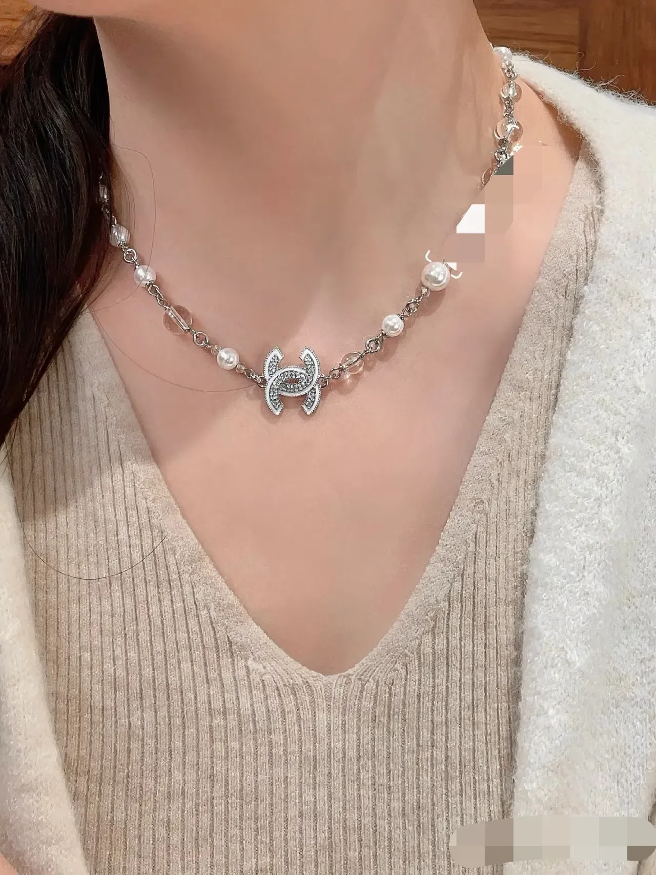 Chanel Camélia Collier Blanc Argent Perle et Cristal Chaîne de Perles Pavé CC Logo Charm 11