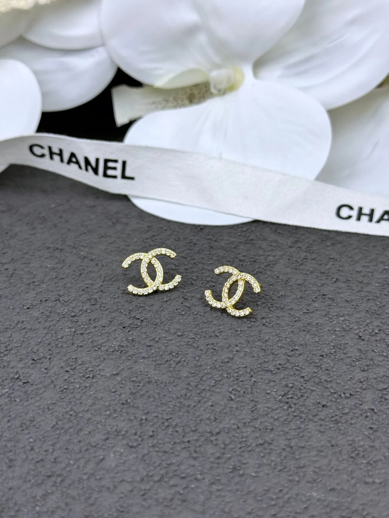 Chanel CC Gold Black Pavé-Crystal Interlocking Logo Earrings 2