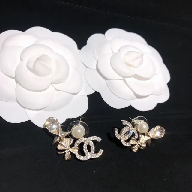Chanel CC Logo Camellia Earring Silver White Interlocking Pavé Crystal Detailing Earrings 2