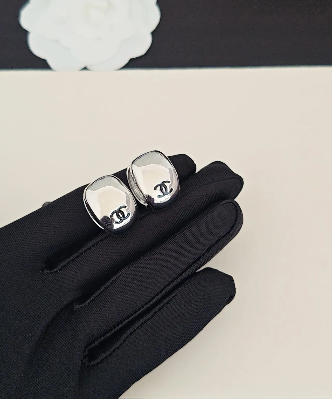 Chanel CC Logo Polished Silver Clip-On Earrings 6