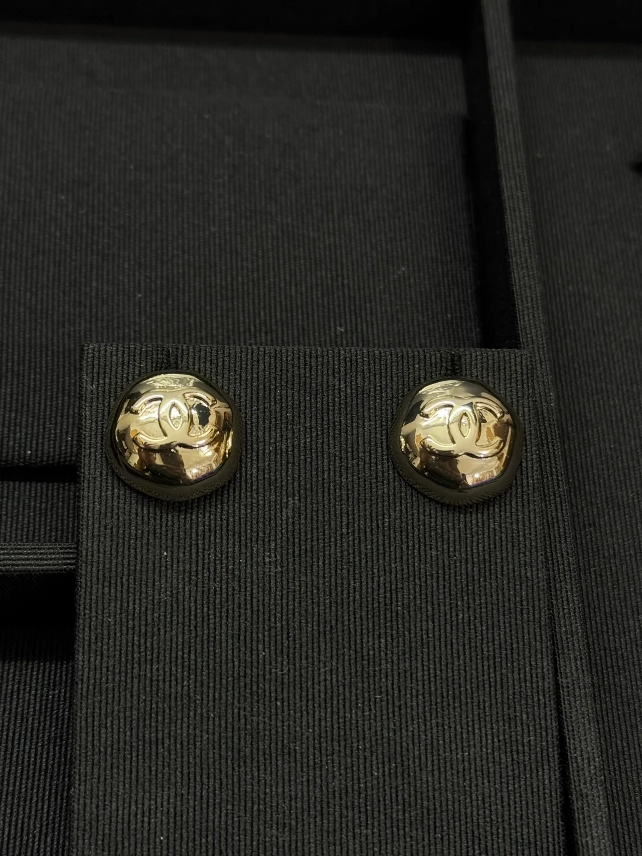 Chanel CC Logo Stud Gold Black Round Domed Earrings 5