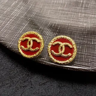 Chanel CC Stud लाल सोना सर्कुलर एनामेल सेंटर ईयरिंग्स