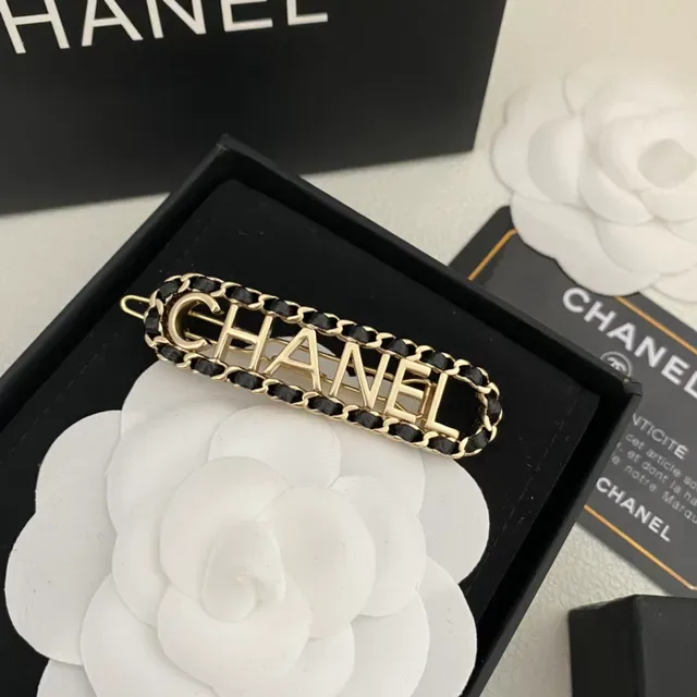 Chanel Chaîne Cuir Logo Broche Clip de Cheveux 5