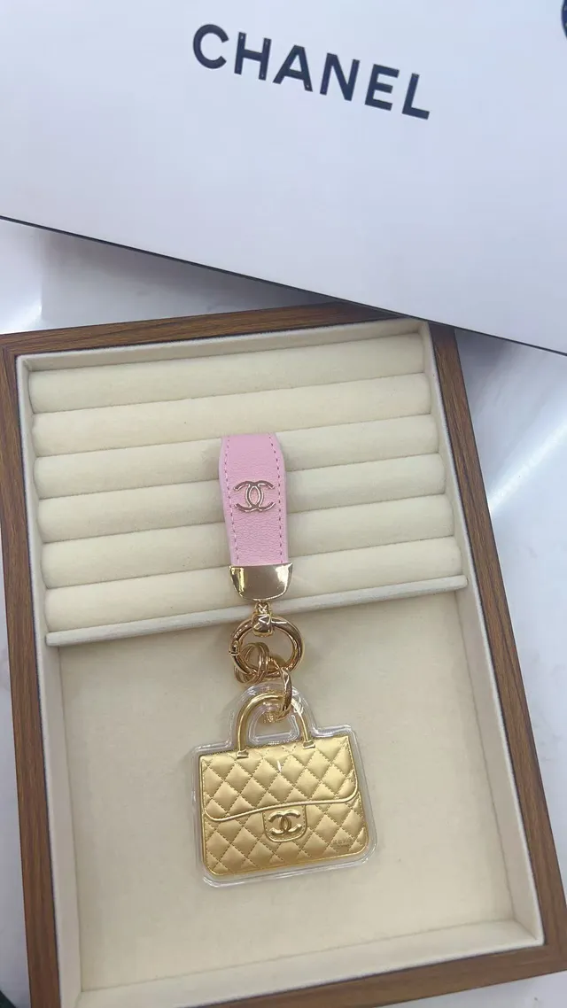 Chanel Classic Flap Gold Pink sac à main matelassé 4