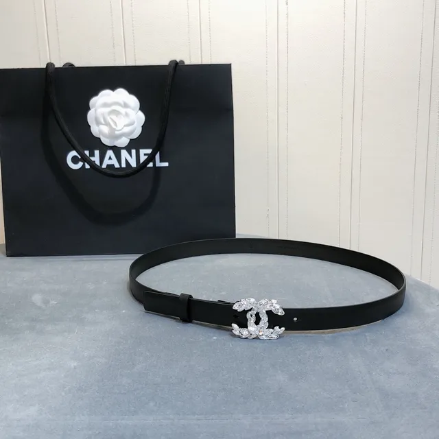 Chanel Crystal CC Laurel Motif Black Leather Belt 3
