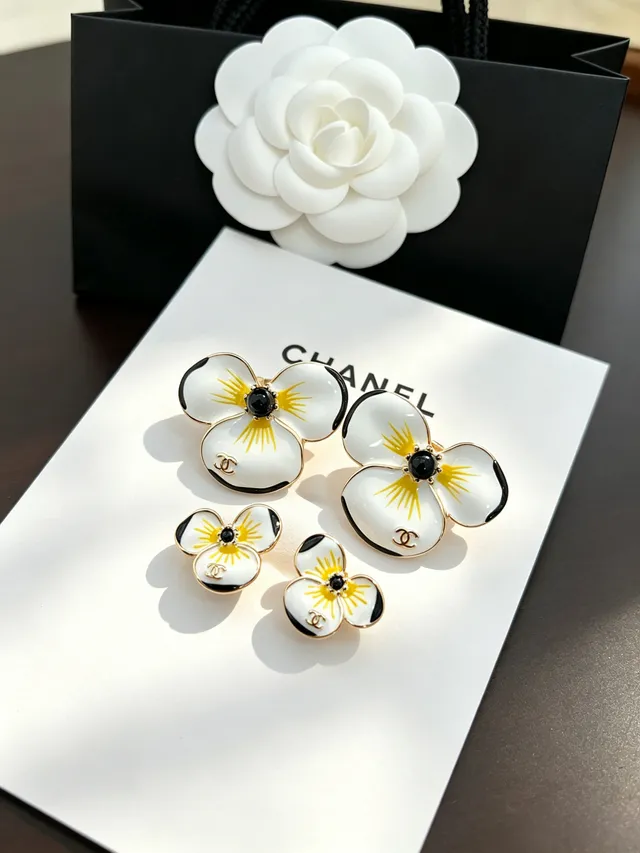 Chanel Floral Enamel Stud Earrings 7