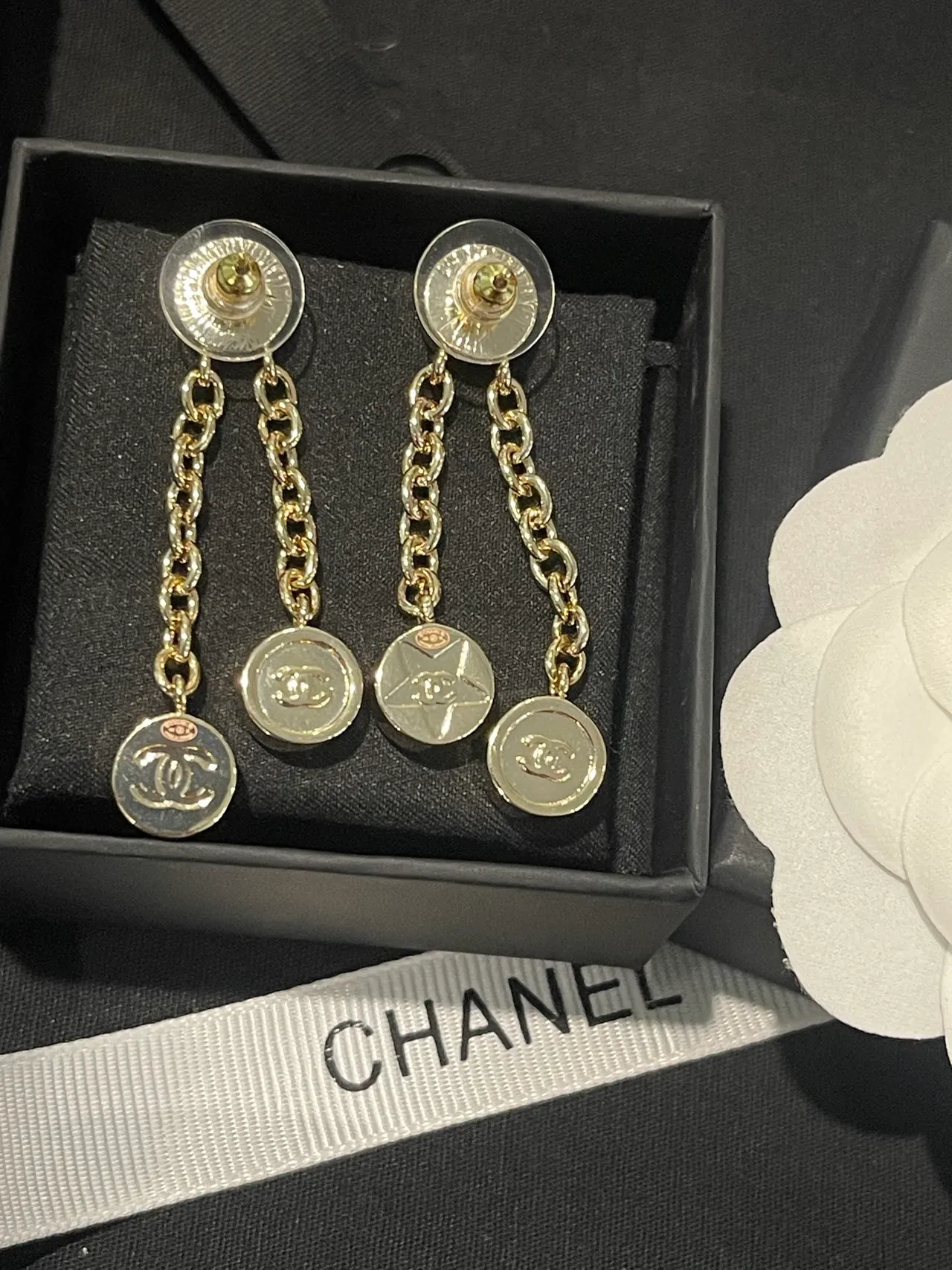 Chanel Gold Black Chain-Link Drop Enamel Circles Earrings 3