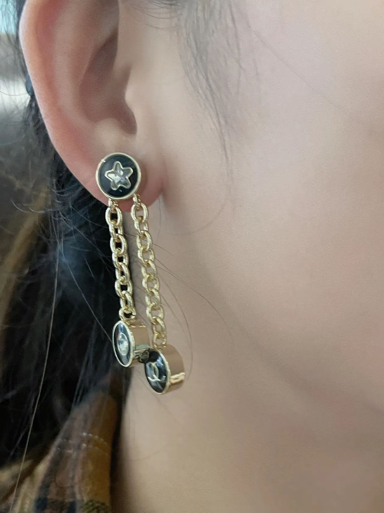 Chanel Gold Black Chain-Link Drop Enamel Circles Earrings 6