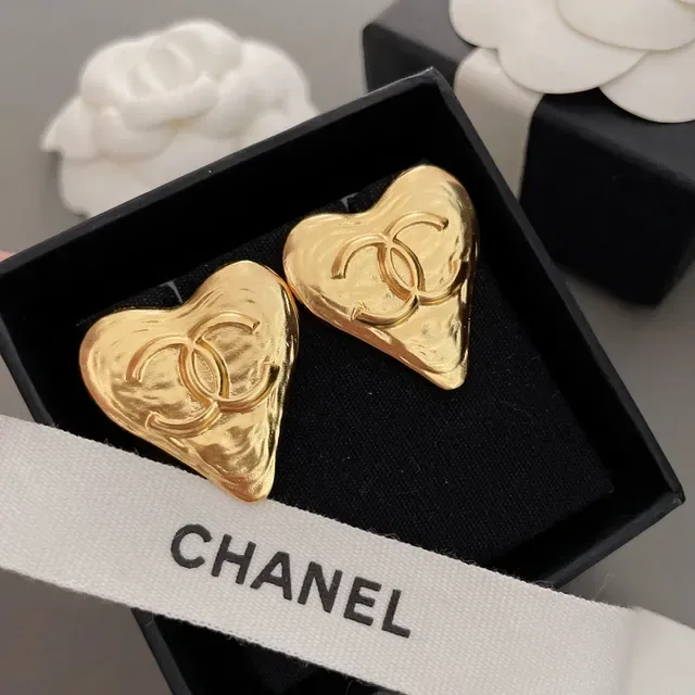 Chanel Heart CC Brincos Oro-Tone 9