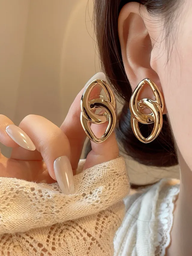 Chanel Interlocking Oval Link Gold-Tone Stud Earrings 2