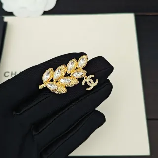 Chanel Leaf Motif Crystal Brooch Gold Transparent Metal Clear Marquise-Cut Crystals Brooch