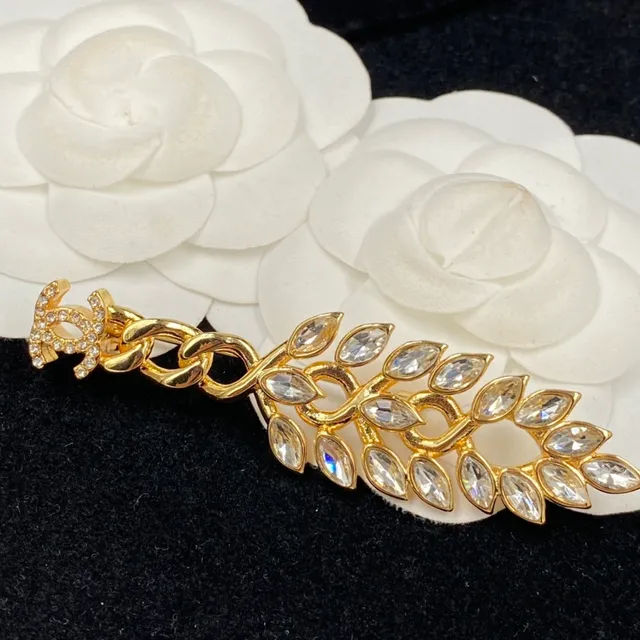 Chanel Broche feuille vigne cristal or blanc chaîne maillon coupe marquise feuilles broche 4