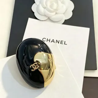 Chanel Les Beiges Healthy Glow Gel Cream Compact Black and Gold Handbag