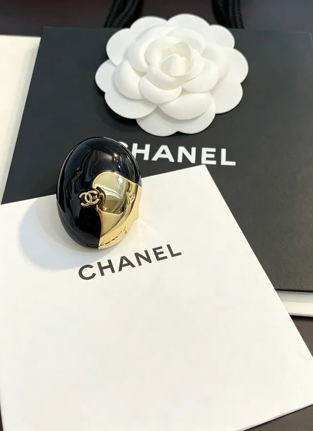 Chanel Les Beiges Brilho saudável Creme gel compacto preto e dourado bolsa 5