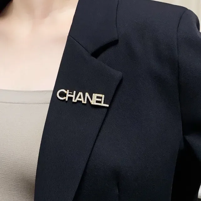 Broche Chanel Lettre Or Argent Cristal Encrusté 9