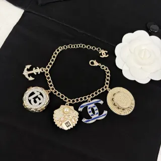 Chanel मल्टी-चार्म कंगन सोने का नीला जंजीर कंगन