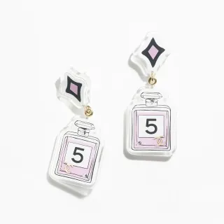 Chanel No. 5 香水瓶亚克力垂坠耳环