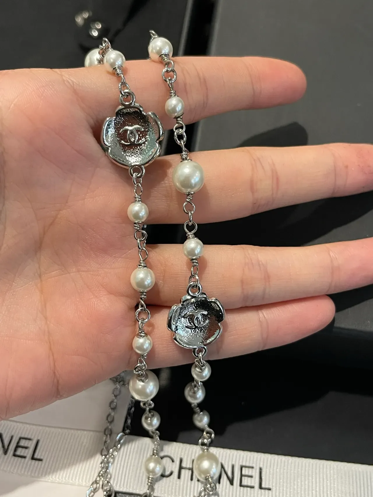 Colar de pérolas Chanel Branco Prata Corrente de metal dupla 2