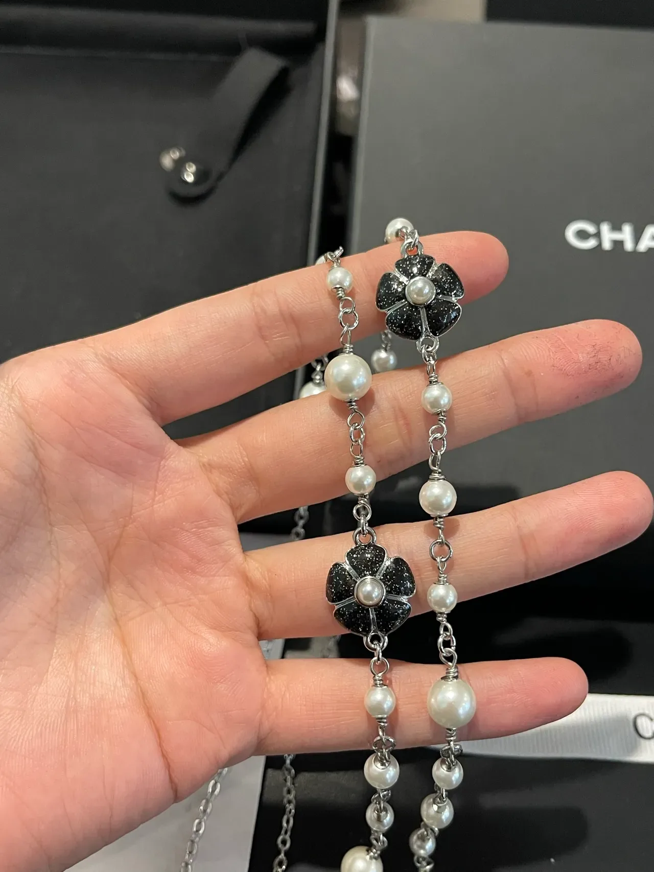 Colar de pérolas Chanel Branco Prata Corrente de metal dupla 3