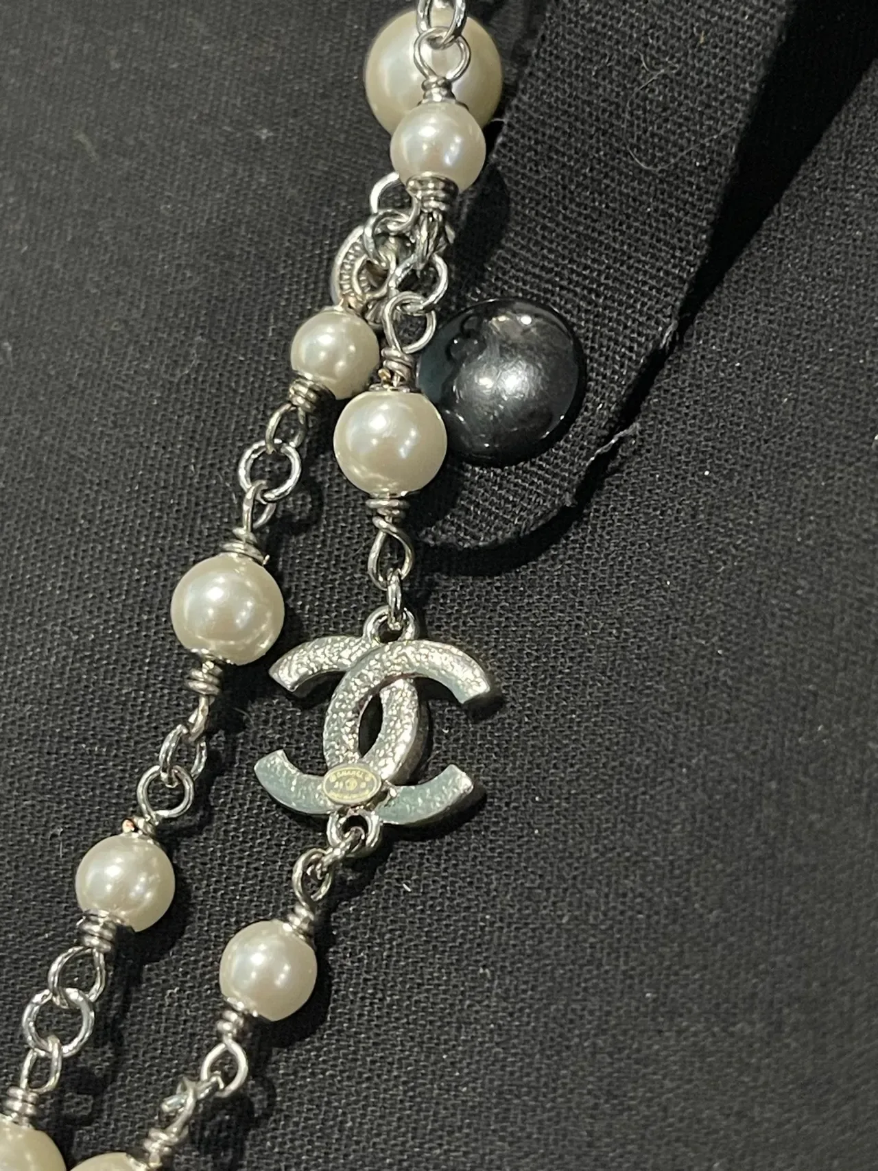 Colar de pérolas Chanel Branco Prata Corrente de metal dupla 5