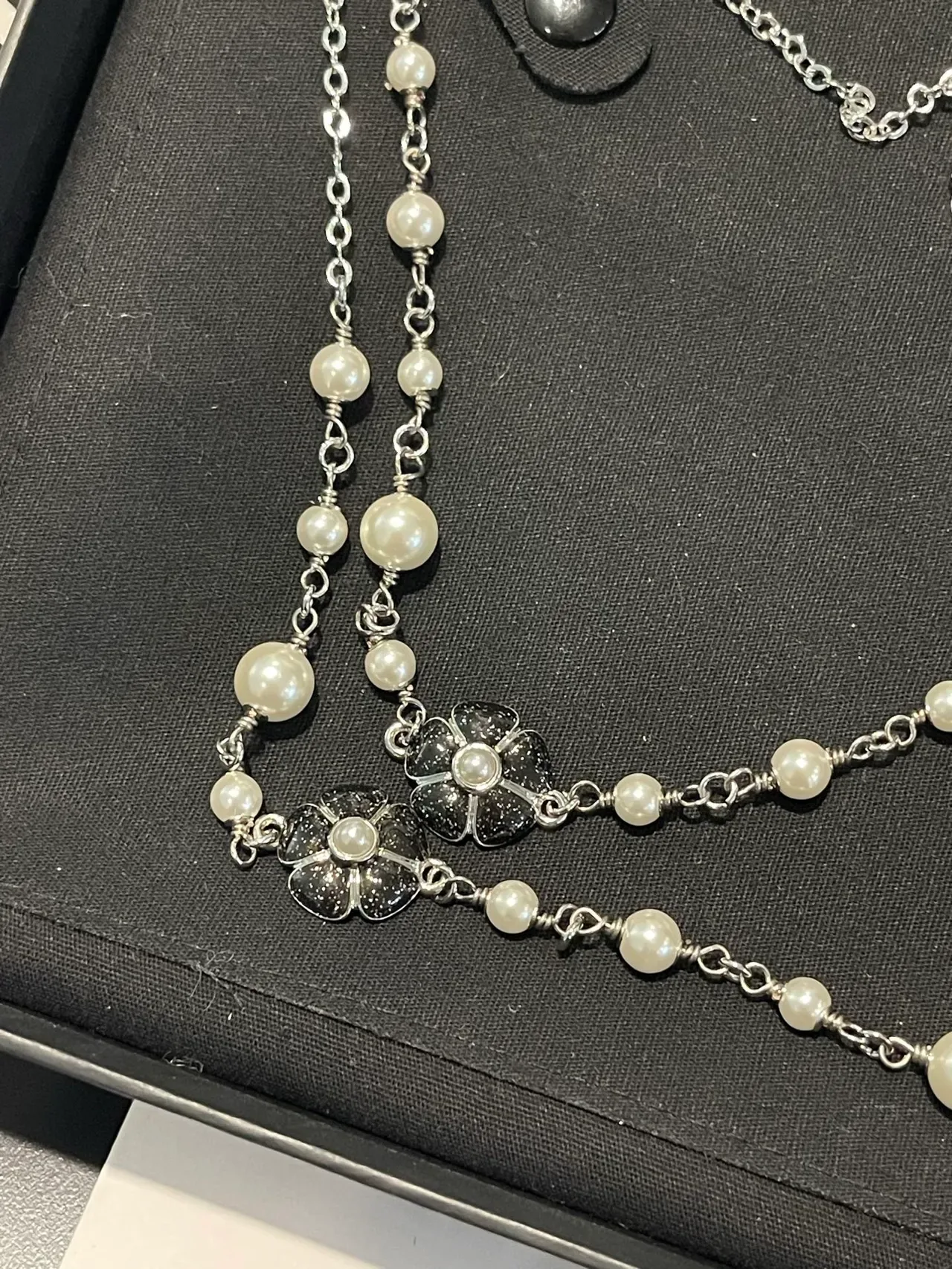 Colar de pérolas Chanel Branco Prata Corrente de metal dupla 7