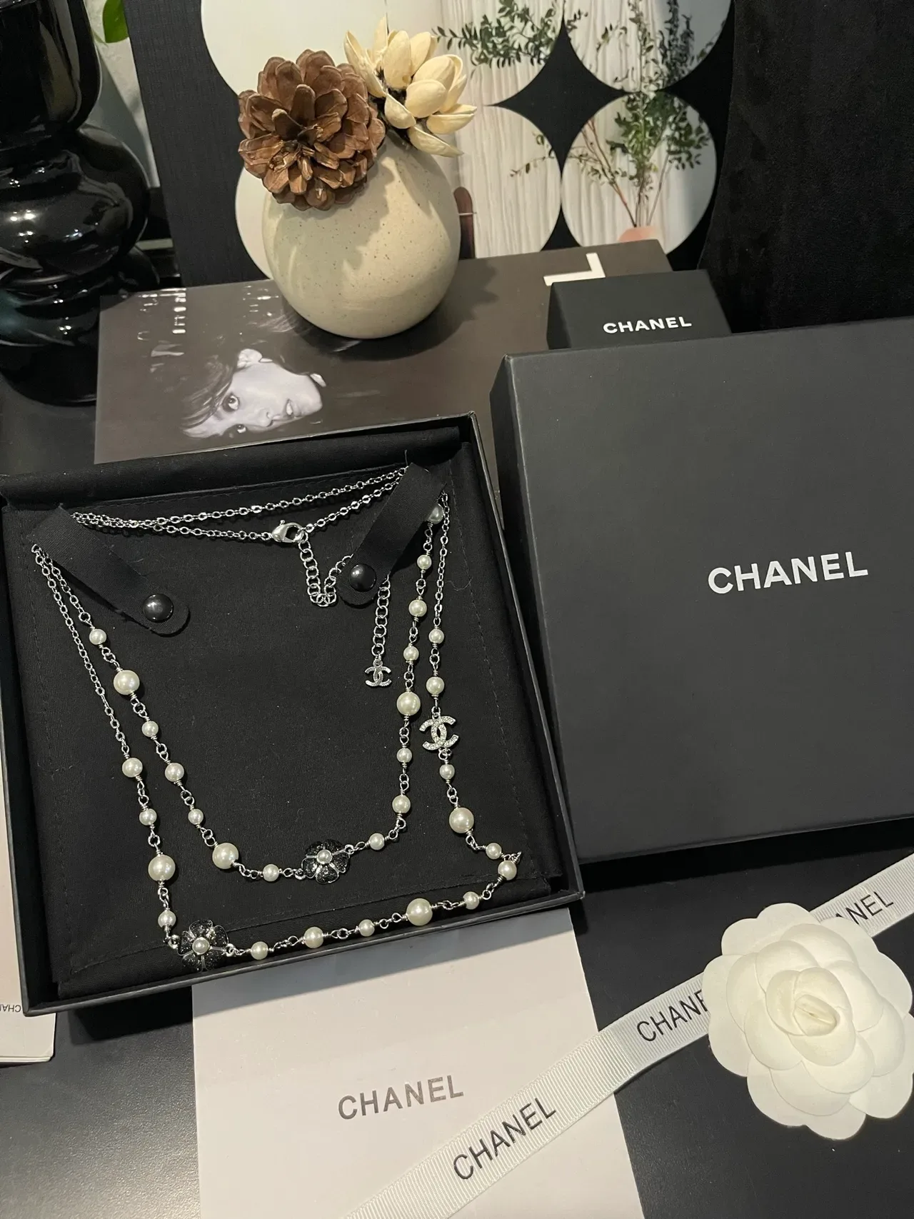 Colar de pérolas Chanel Branco Prata Corrente de metal dupla 12