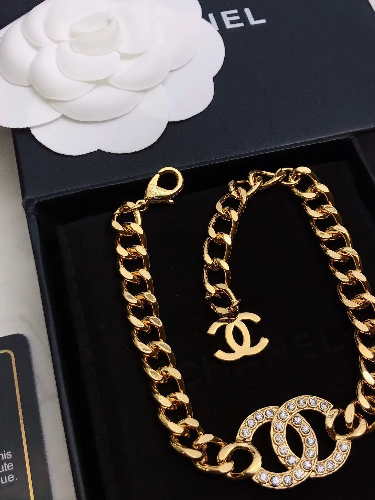 Chanel Bracelet Triple CC Chaîne Curb Cristal Ton Or 9