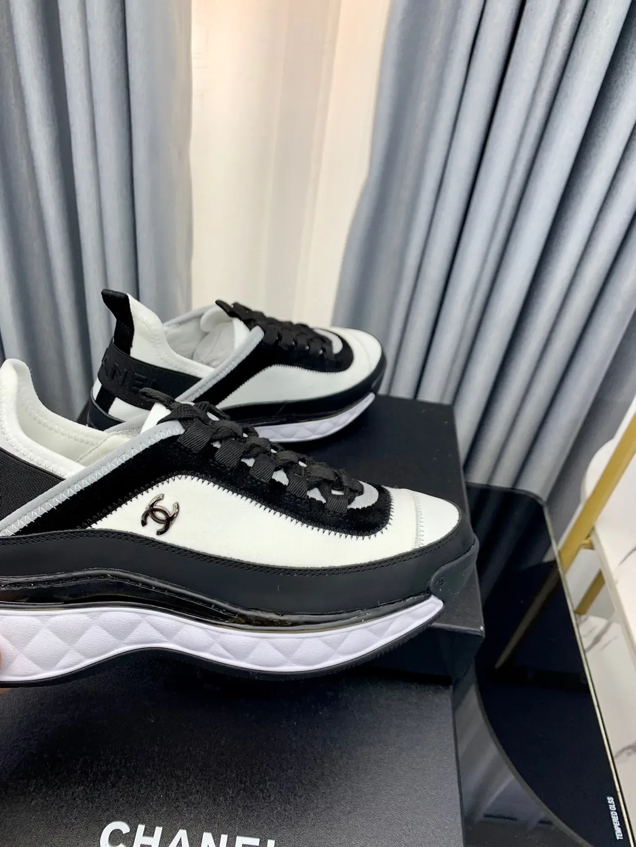 Chanel White Black Quilted Midsole Zippered Side Panel Lifestyle Sneakers 6