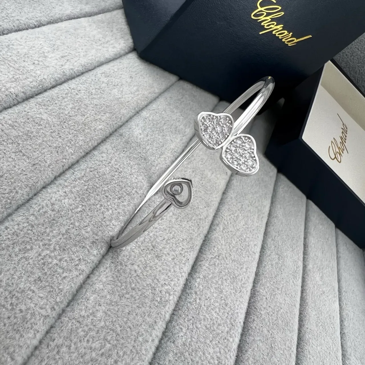 Chopard Happy Hearts Pavé Heart Mobile Diamond बैंगल 3
