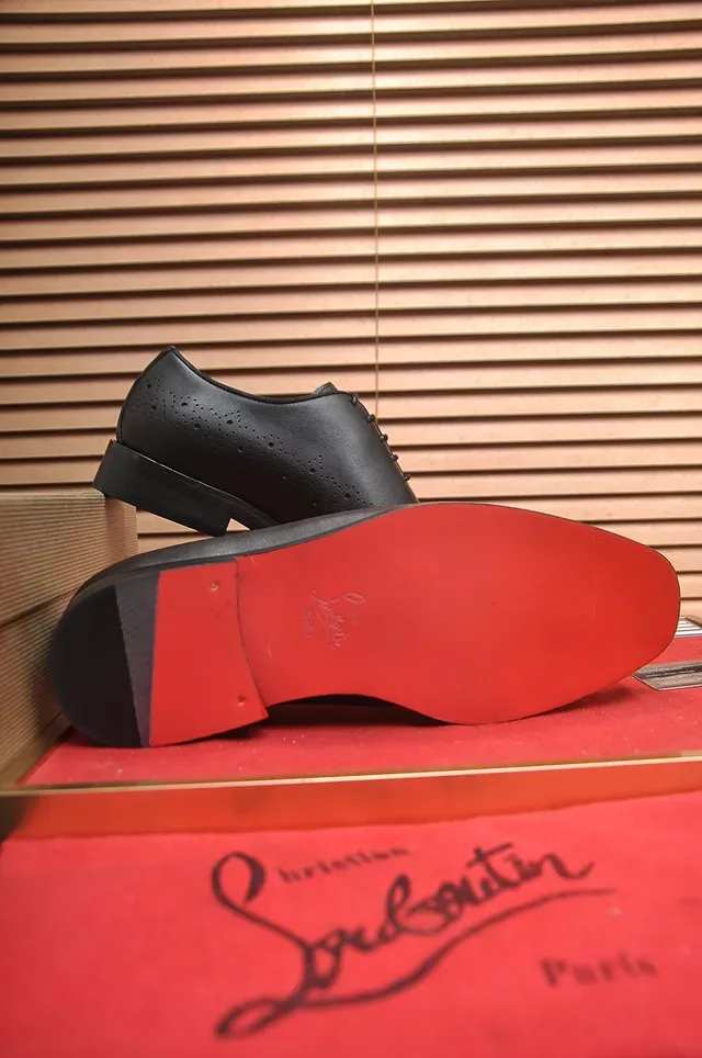 Christian Louboutin Preto e Vermelho Couro Perforações Completas Brogue 3