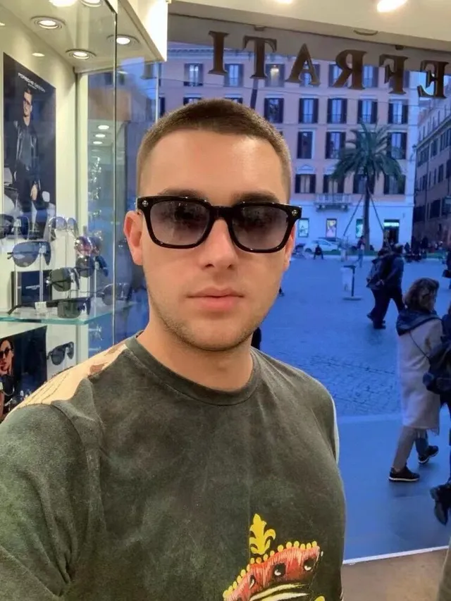 Chrome Hearts نظارات شمسية كلاسيكية مربعة سوداء مطفية مع صليب 3