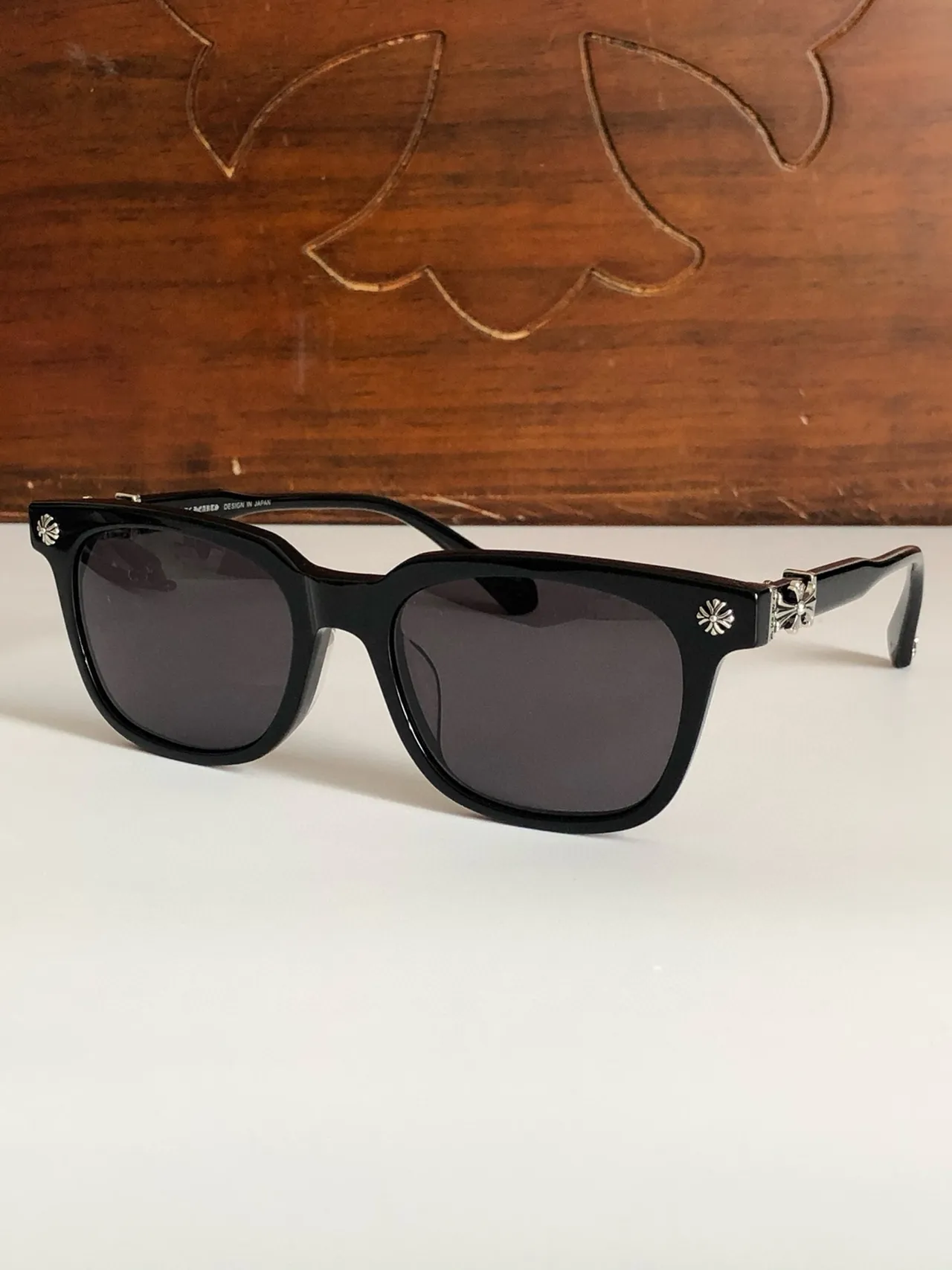 Chrome Hearts نظارات شمسية كلاسيكية مربعة سوداء مطفية مع صليب 5