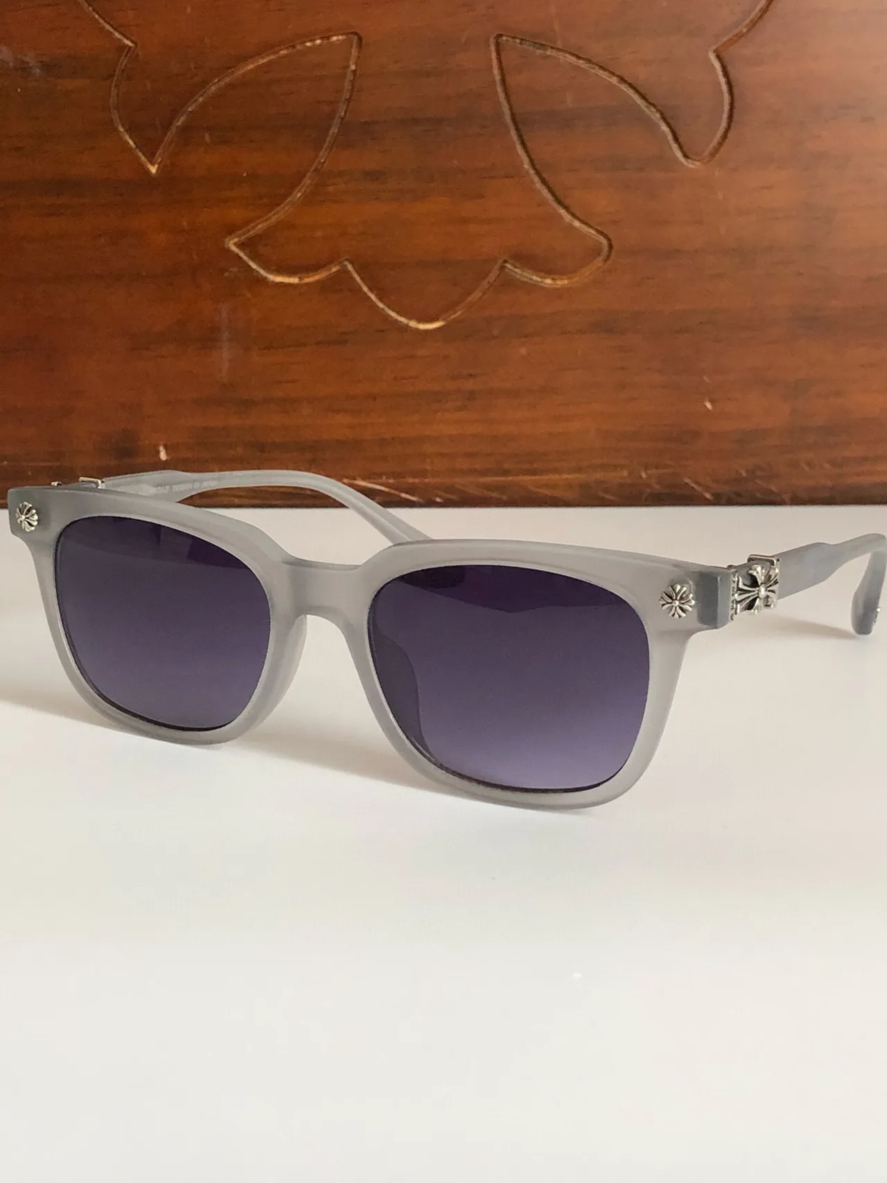 Chrome Hearts نظارات شمسية كلاسيكية مربعة سوداء مطفية مع صليب 7