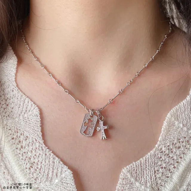 سلسلة Chrome Hearts صليب و دوج تاج مرصعة بالكريستال 8