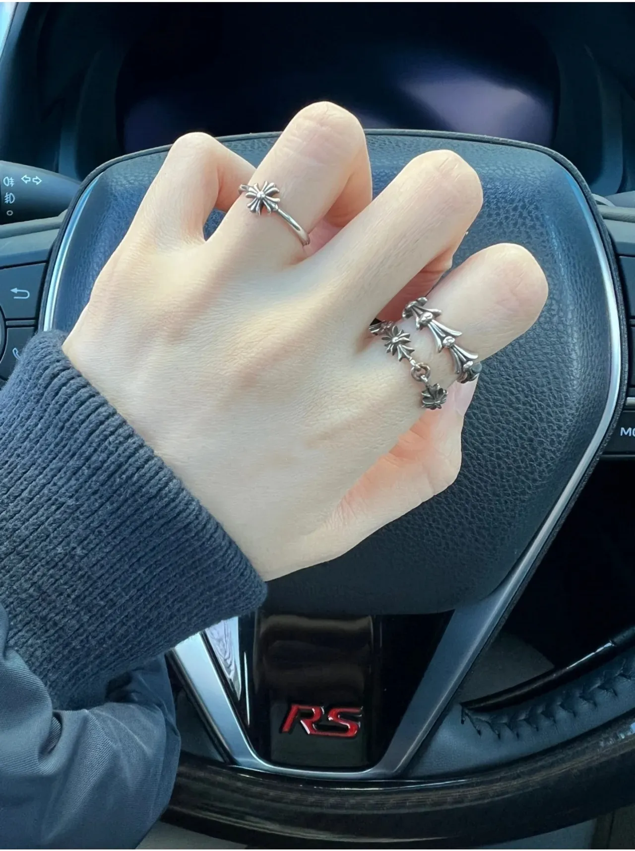 Chrome Hearts خاتم الصليب فضي مصقول نقش مزخرف خاتم 2