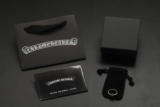 Chrome Hearts خاتم الصليب فضي مصقول نقش مزخرف خاتم 5