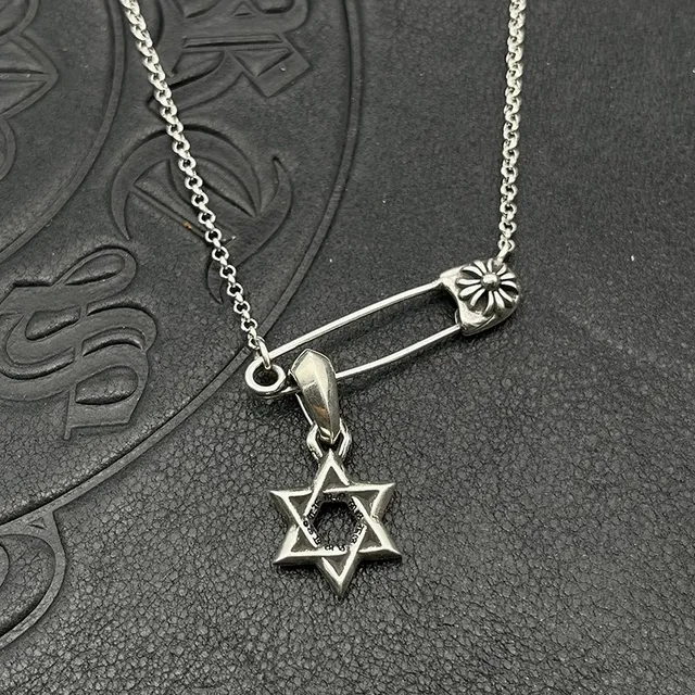 Chrome Hearts Collier Dague Épingle de Sécurité Collier Argenté Pendentif Fermoir Collier 9