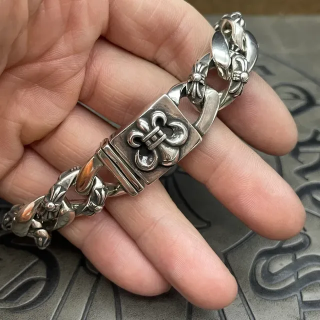 Chrome Hearts Bracelet à Cadenas Argent Oxydé Motif Fleur-de-Lis Étoile Bracelets 8