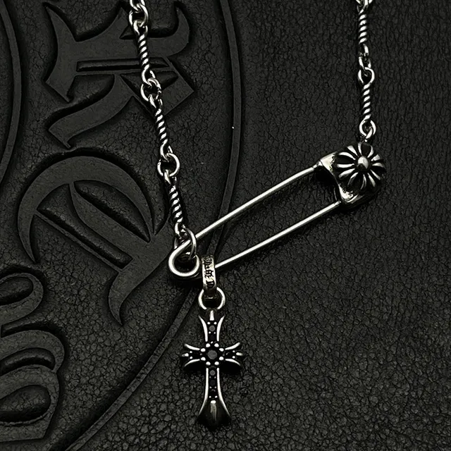 Chrome Hearts Collier de la Croix à Épingle de sûreté Attache en argent Pavé-Set Pendentif Collier 4