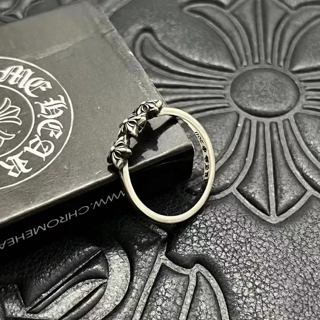 Chrome Hearts Plata Negro Oxidado Tres Motivos Florales Anillo 8